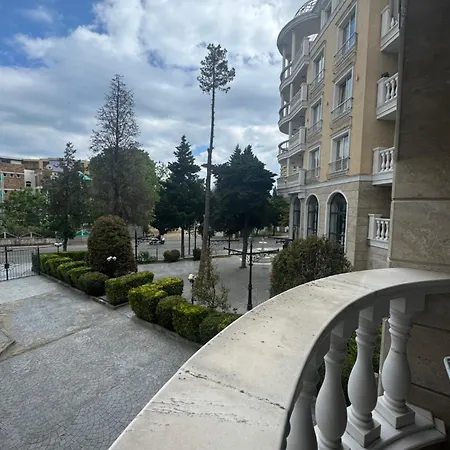 Daire Charming Two-bedroom In Roma