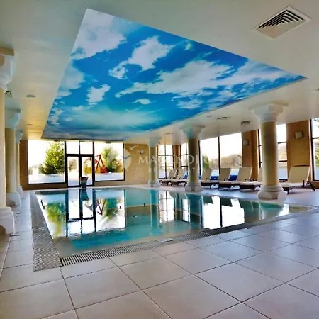 Charming Two-bedroom In Roma *